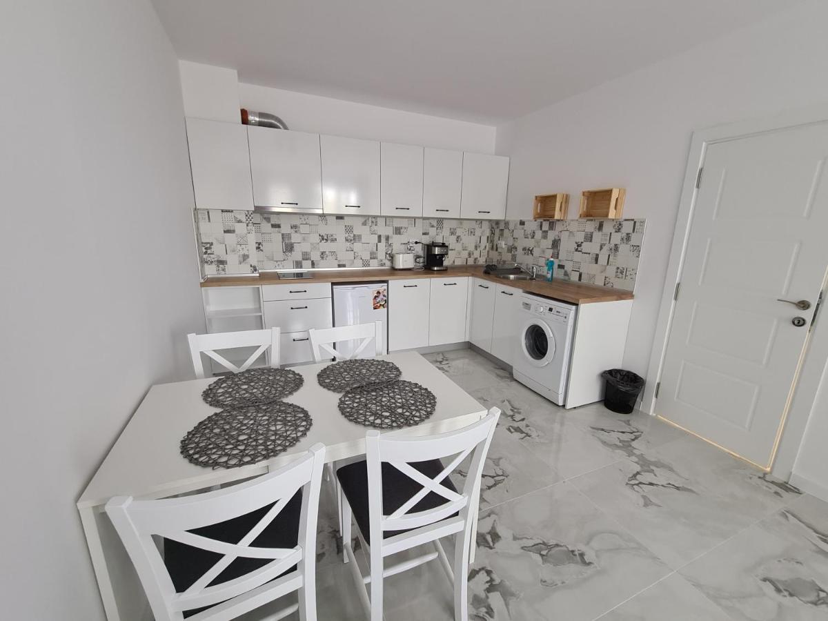 Dolphin Beach Apart Obzor Exterior photo