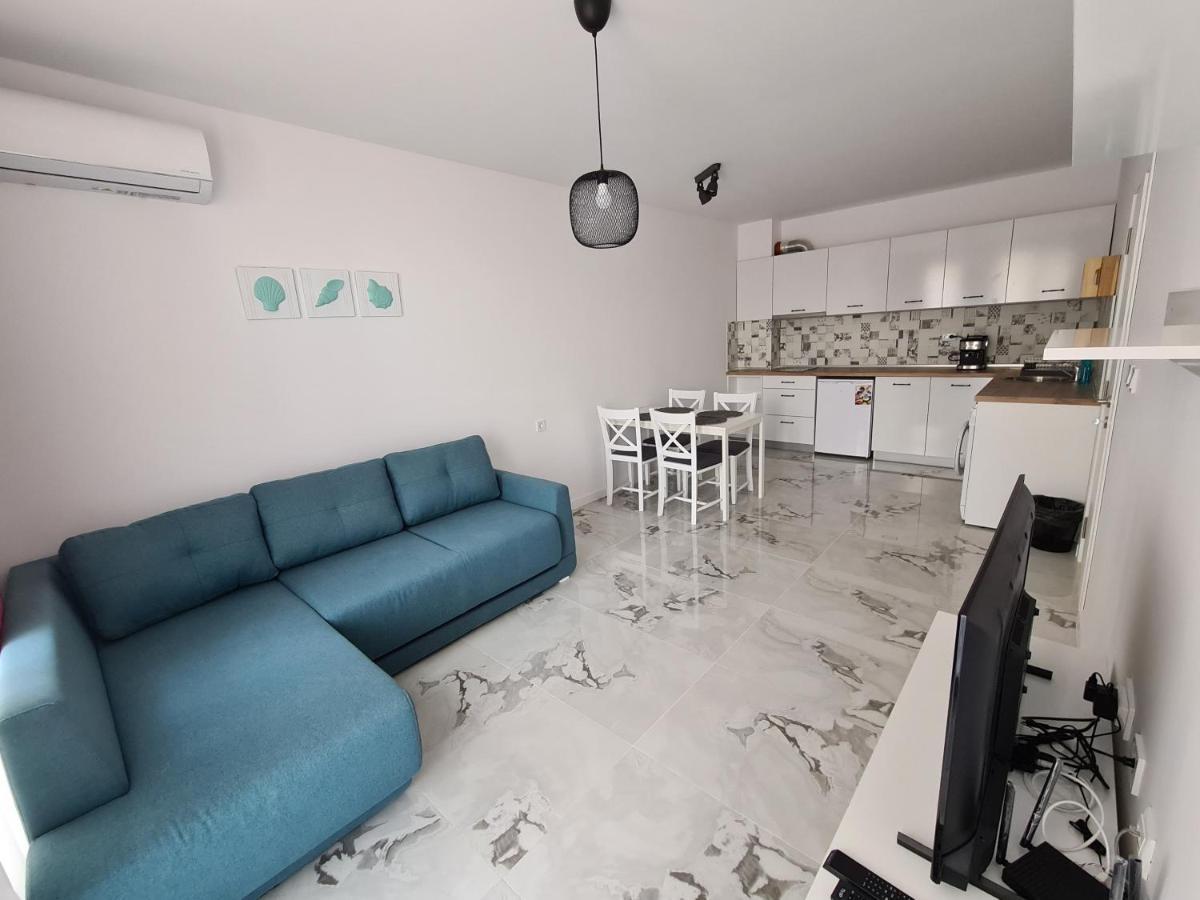 Dolphin Beach Apart Obzor Exterior photo