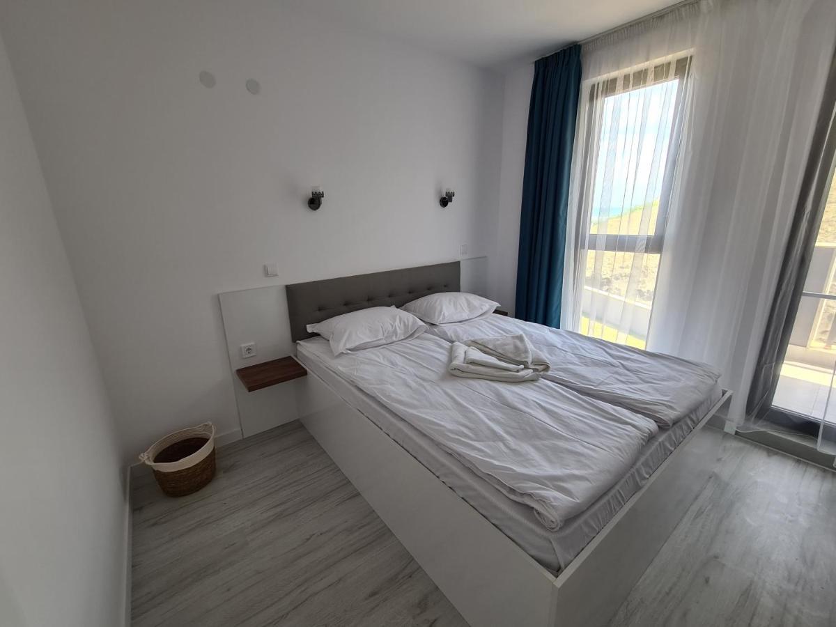 Dolphin Beach Apart Obzor Exterior photo