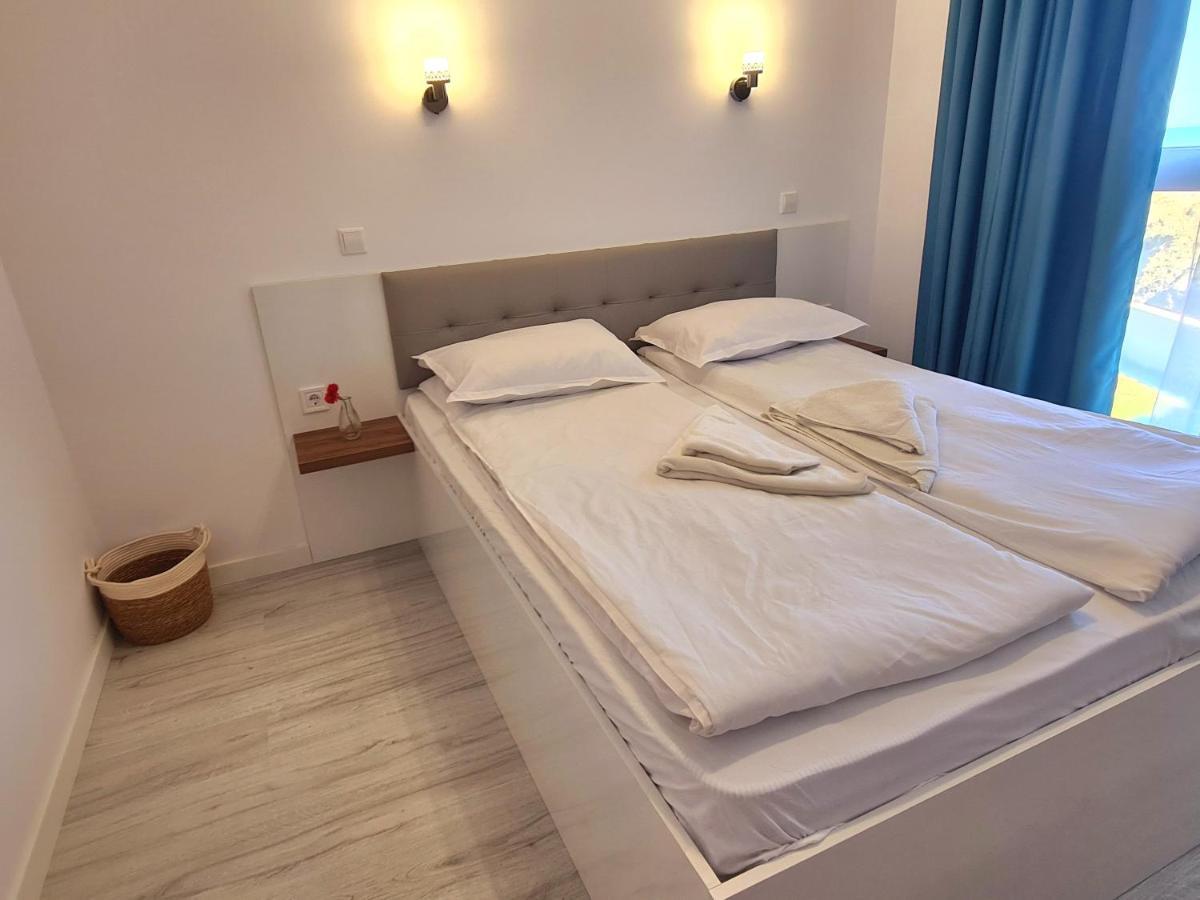 Dolphin Beach Apart Obzor Exterior photo
