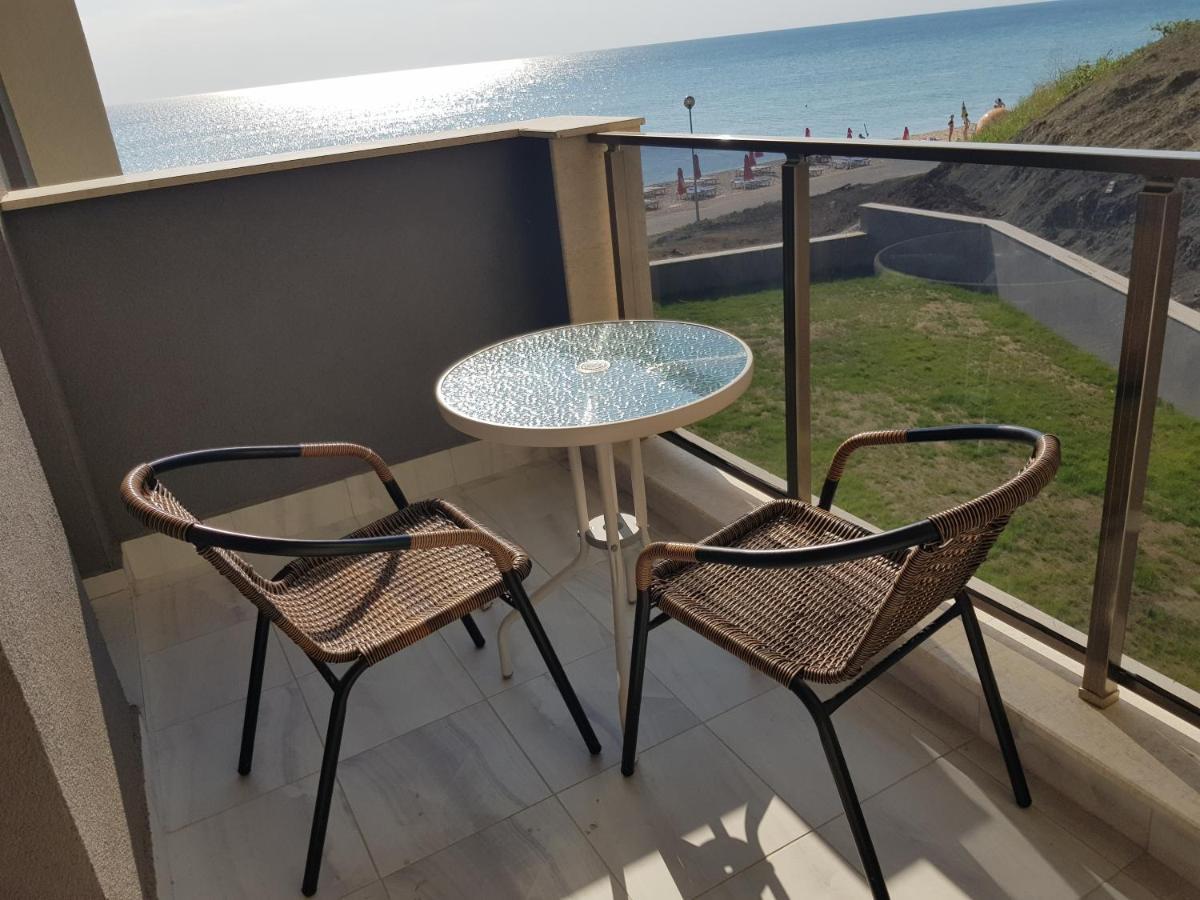 Dolphin Beach Apart Obzor Exterior photo